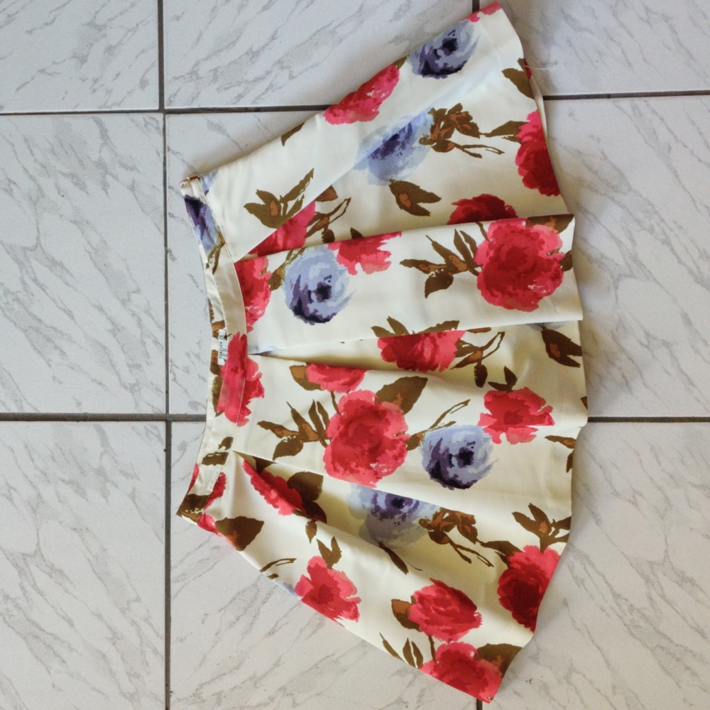 forever 21 cute floral pleaded skirt